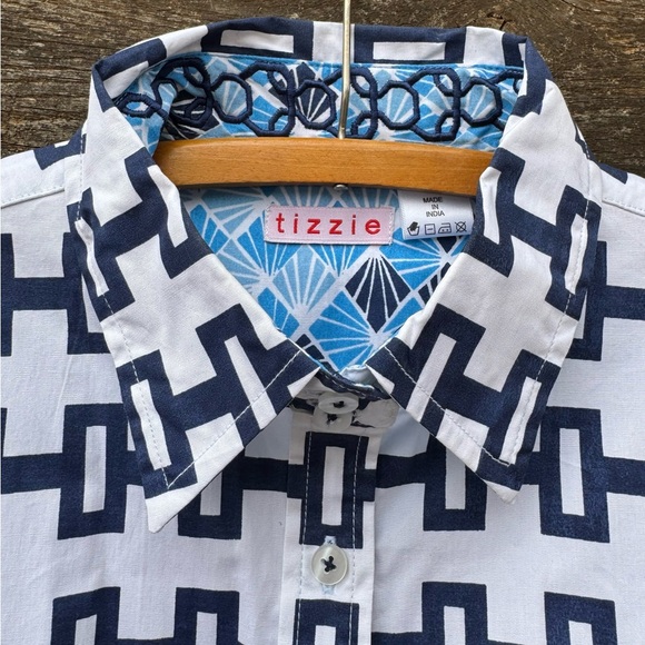 💙tizzie💙 Collared, Button Down Top with Embroidered Flip Cuffs - Picture 2 of 3